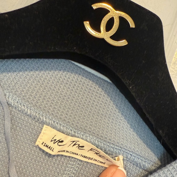 Free People We The Free All In Cuff Top Thermal Shirt thumbhole details XS - Picture 9 of 9